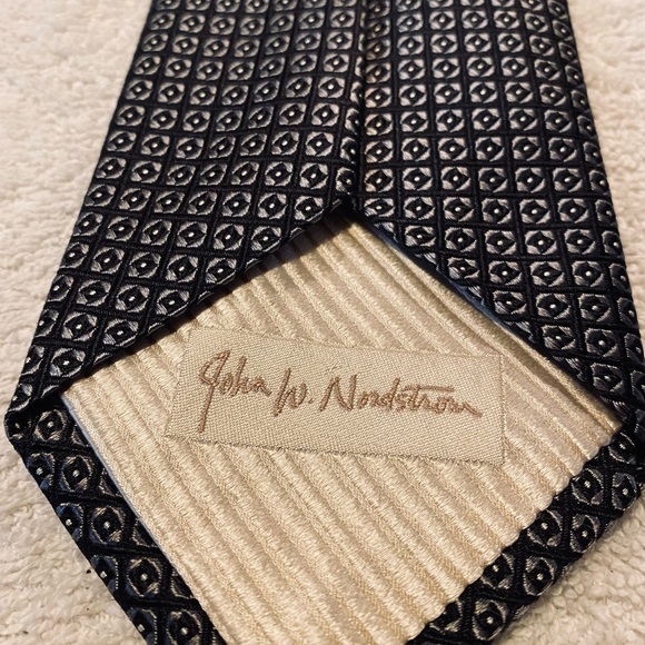 Brand New Super Stylish Tie By JOHN W. NORDSTROM - Picture 3 of 3